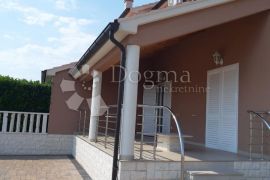 VODICE - DVOJNA KUĆA, 92,40 m2, Vodice, Casa