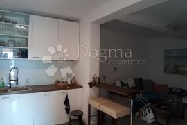 VODICE - DVOJNA KUĆA, 92,40 m2, Vodice, Casa