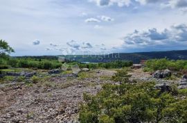 GRAĐEVINSKO ZEMLJIŠTE S POGLEDOM NA MORE, okolica Labina, Labin, Terrain