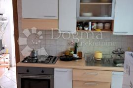 APARTMAN U PRIZEMLJU S TERASOM, Crikvenica, Διαμέρισμα