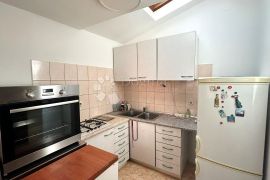 Stan nadomak centra grada - slijepa ulica - prizemlje, Pula, Apartamento