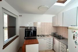 Stan nadomak centra grada - slijepa ulica - prizemlje, Pula, Apartamento