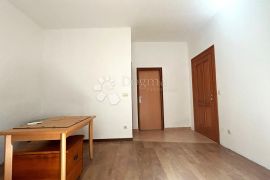 Stan nadomak centra grada - slijepa ulica - prizemlje, Pula, Apartamento