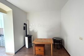 Stan nadomak centra grada - slijepa ulica - prizemlje, Pula, Apartamento