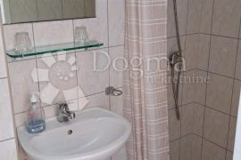 APARTMAN U SUTERENU, Crikvenica, Apartamento