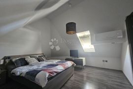 ŠIBENIK, predivan stan na dvije etaže s krovnom terasom, Šibenik, Flat