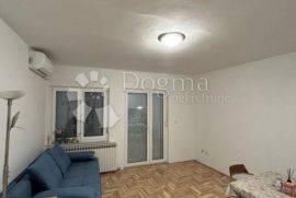 2soban stan (48m2) + vrt (85m2), Volovčica, Zagreb, Daire