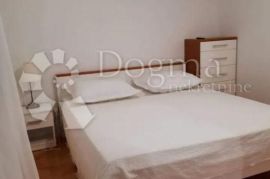 Prostran stan podijeljen u dva objekta, Split, Appartment