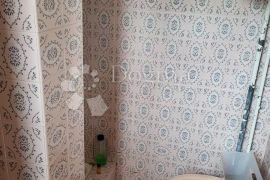 Kuća blizu mora sa deset apartmana, Crikvenica, Famiglia