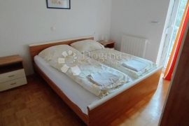 APARTMAN OKOLICA GRADA KRKA - VISOKO PRIZEMLJE, Krk, Flat