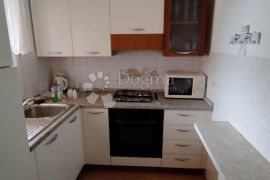 APARTMAN OKOLICA GRADA KRKA - VISOKO PRIZEMLJE, Krk, Flat