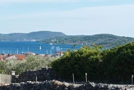 GRAĐEVINSKO ZEMLJIŠTE S POGLEDOM NA MORE, VODICE, Vodice, Land