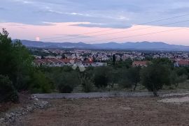 GRAĐEVINSKO ZEMLJIŠTE S POGLEDOM NA MORE, VODICE, Vodice, Land