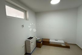 NOVOGRADNJA STAN + GARSONJERA PRILIKA!!, Pula, Apartamento