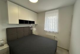 NOVOGRADNJA STAN + GARSONJERA PRILIKA!!, Pula, Apartamento