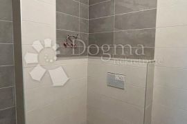 NOVOGRADNJA STAN + GARSONJERA PRILIKA!!, Pula, Apartamento