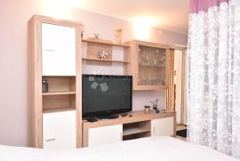 Kuća u Žaboriću - 3 potpuno uređena i odvojena apartmana, Šibenik - Okolica, Σπίτι