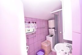 Kuća u Žaboriću - 3 potpuno uređena i odvojena apartmana, Šibenik - Okolica, Σπίτι