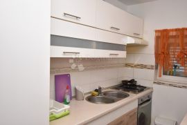 Kuća u Žaboriću - 3 potpuno uređena i odvojena apartmana, Šibenik - Okolica, Σπίτι