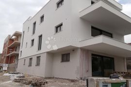 PREKRASAN STAN U VODICAMA, DALMACIJA, VAŠA OAZA U SRCU GRADA   Z1 SJ3, Vodice, Appartment