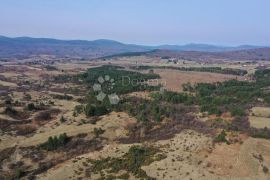 Veliko zemljište pogodno za kamp ili etno selo, Plaški, Tierra