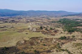 Veliko zemljište pogodno za kamp ili etno selo, Plaški, Tierra