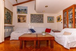 APARTMAN SA GALERIJOM I PREKRASNIM POGLEDOM NA MORE, Crikvenica, Apartamento