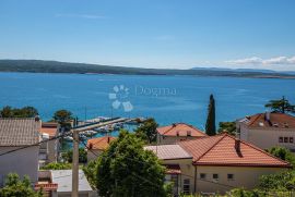 APARTMAN SA GALERIJOM I PREKRASNIM POGLEDOM NA MORE, Crikvenica, Apartamento