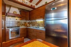 APARTMAN SA GALERIJOM I PREKRASNIM POGLEDOM NA MORE, Crikvenica, Apartamento