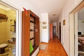 PROSTRAN APARTMAN 400 M DO MORA! PRILIKA, Medulin, Kвартира