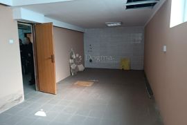 Prilika - Poslovni prostor donja Dubrava (NAJAM 1200€), Zagreb, Коммерческая недвижимость