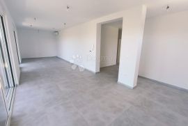 LUKSUZNI PENTHOUSE U VRHUNSKOJ NOVOGRADNJI - 100M OD MORA, Zadar - Okolica, Apartamento