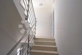 LUKSUZNI PENTHOUSE U VRHUNSKOJ NOVOGRADNJI - 100M OD MORA, Zadar - Okolica, Appartement