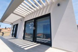 LUKSUZNI PENTHOUSE U VRHUNSKOJ NOVOGRADNJI - 100M OD MORA, Zadar - Okolica, Διαμέρισμα