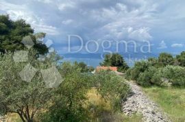 ČIOVO SLATINE 540m2 SA LEGALIZIRANIM OBJEKTOM, Trogir, Terreno