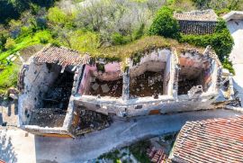 TRI KUĆE U STAROGRADSKOJ JEZGRI S POGLEDOM!, Pićan, Maison