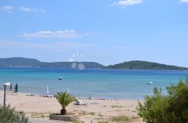 Srima - Atraktivna apartmanska kuća uz more, Vodice, بيت