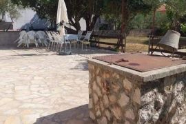 Srima - Dvije kuće na velikoj parceli u blizini plaže, Vodice, بيت