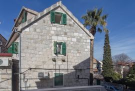 VILLA U CENTRU GRADA 200M OD RIVE TURISTIČKA INVESTICIJA, Split, Kвартира