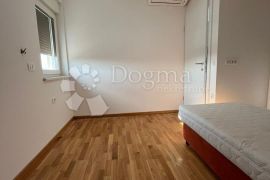 NOVOGRADNJA U NJIVICAMA S PREDIVNIM POGLEDOM NA MORE, Omišalj, Flat