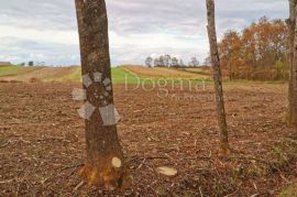 ZEMLJIŠTE U STRESS FREE ZONI s ucrtanim objektom, Karlovac - Okolica, Tierra