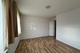 Jurdani - kuća sa 2 zasebna stana, kamenom kućicom  i vrtom, Matulji, House