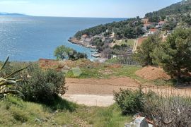 GRAĐEVINSKO ZEMLJIŠTE NA OTOKU BRAČU JUŽNA STRANA  1307M2, Bol, Land