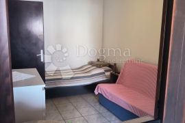 Kuća sa 6 apartmana, Sabunike-Privlaka, Privlaka, Casa