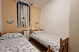 Komforna kuća s 5 apartmana i pogledom na more, Fažana, Дом