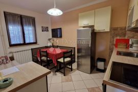 Komforna kuća s 5 apartmana i pogledom na more, Fažana, Famiglia