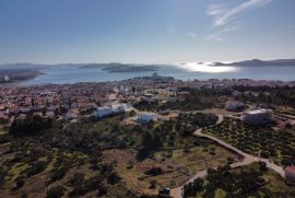 VODICE – GRAĐEVINSKO ZEMLJIŠTE NA ODLIČNOJ LOKACIJI S POGLEDOM NA MORE  Z2, Vodice, Terra