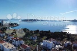 VODICE – GRAĐEVINSKO ZEMLJIŠTE NA ODLIČNOJ LOKACIJI S POGLEDOM NA MORE  Z2, Vodice, Terra