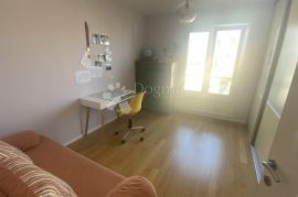 SAMOBOR, PENTHOUSE SA GARAŽNIM PARKIRNIM MJESTOM, Samobor, Appartment