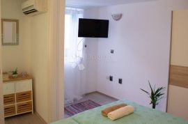 Apartman u srcu Pule s ugodnom terasom, Pula, شقة